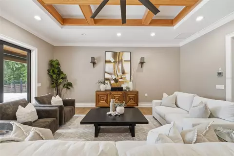 Living - 855 SE 87th St, Ocala, FL 34480 photo 4 of 5