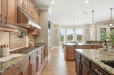 Kitchen - 855 SE 87th St, Ocala, FL 34480 photo 4 of 6
