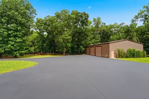 Exterior - 855 SE 87th St, Ocala, FL 34480 photo 14 of 17