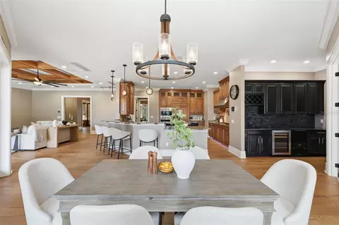 Dining - 855 SE 87th St, Ocala, FL 34480 photo 4 of 4