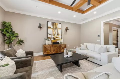 Living - 855 SE 87th St, Ocala, FL 34480 photo 3 of 5