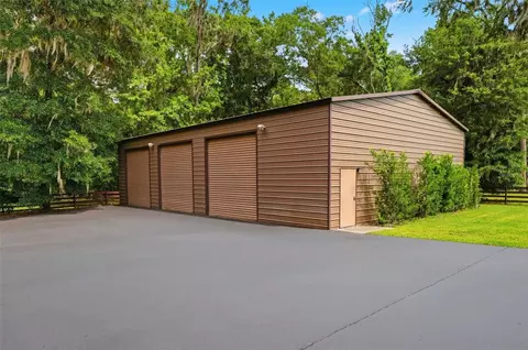 Exterior - 855 SE 87th St, Ocala, FL 34480 photo 13 of 17