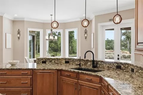 Kitchen - 855 SE 87th St, Ocala, FL 34480 photo 5 of 6