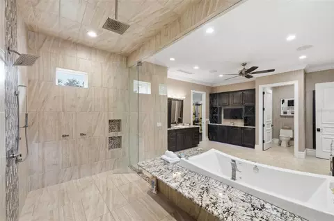 Bath - 855 SE 87th St, Ocala, FL 34480 photo 9 of 9