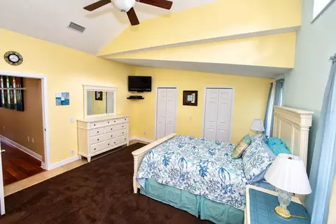 Bedroom - 360 NW 113th Cir, Ocala, FL 34482 photo 3 of 9
