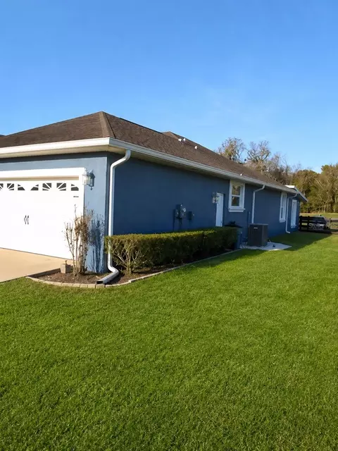 Exterior - 360 NW 113th Cir, Ocala, FL 34482 photo 5 of 7