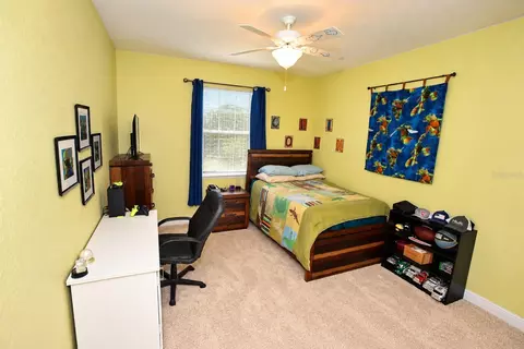 Bedroom - 360 NW 113th Cir, Ocala, FL 34482 photo 7 of 9