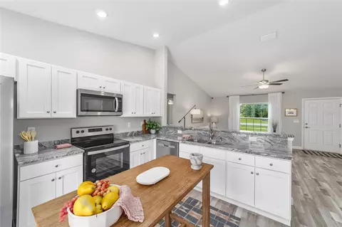 Kitchen - 7041 SW 131st Loop, Ocala, FL 34473 photo 4 of 5