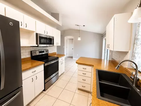 Kitchen - 6108 Pecan Crse, Ocala, FL 34472 photo 2 of 2