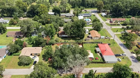 View/Area - 5611 NE 5th Pl, Ocala, FL 34470 photo 1 of 7