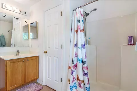 Bath - 2927 SE 46th Ave, Ocala, FL 34480 photo 3 of 6
