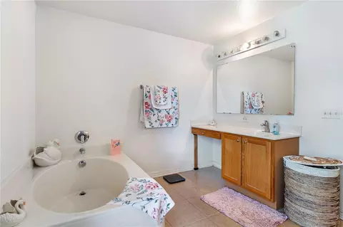 Bath - 2927 SE 46th Ave, Ocala, FL 34480 photo 4 of 6