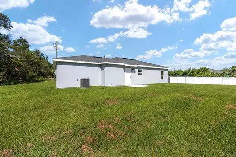 Exterior - 10 Olive Ln, Ocala, FL 34472 photo 11 of 13