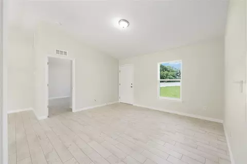 Living - 10 Olive Ln, Ocala, FL 34472 photo 2 of 4