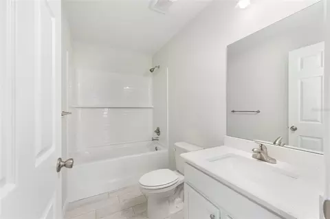 Bath - 10 Olive Ln, Ocala, FL 34472 photo 2 of 2