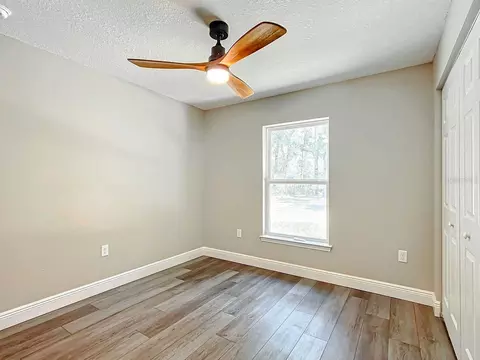 Bedroom - 15500 NE 49 Pl, Williston, FL 32696 photo 4 of 7