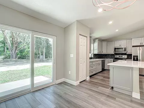 Kitchen - 15500 NE 49 Pl, Williston, FL 32696 photo 2 of 7