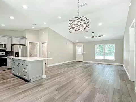 Living - 15500 NE 49 Pl, Williston, FL 32696 photo 5 of 5