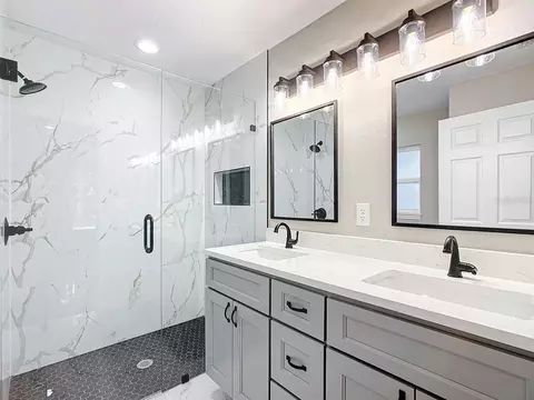 Bath - 15500 NE 49 Pl, Williston, FL 32696 photo 3 of 4