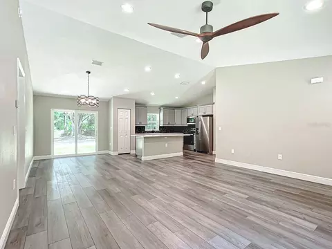 Living - 15500 NE 49 Pl, Williston, FL 32696 photo 2 of 5