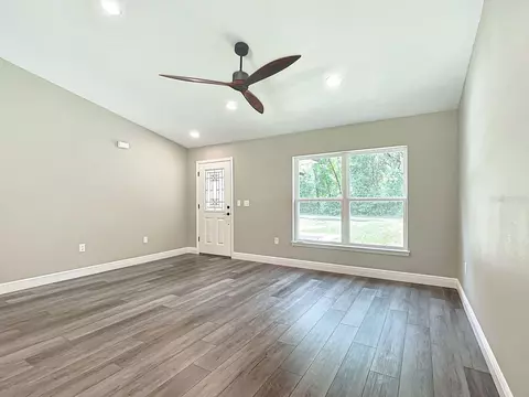 Living - 15500 NE 49 Pl, Williston, FL 32696 photo 4 of 5