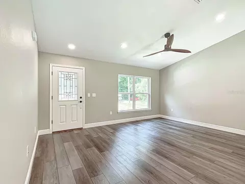 Living - 15500 NE 49 Pl, Williston, FL 32696 photo 3 of 5
