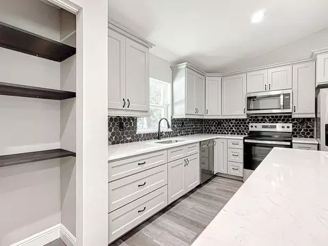 Kitchen - 15500 NE 49 Pl, Williston, FL 32696 photo 3 of 7
