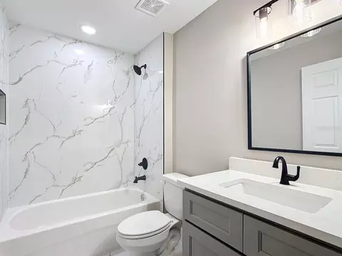 Bath - 15500 NE 49 Pl, Williston, FL 32696 photo 1 of 4