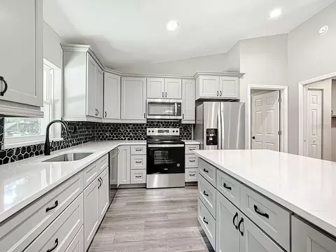 Kitchen - 15500 NE 49 Pl, Williston, FL 32696 photo 4 of 7
