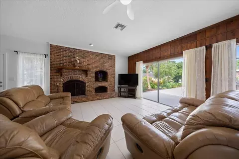 Living - 2300 SE 38th Ct, Ocala, FL 34471 photo 4 of 6
