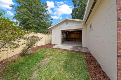 Exterior - 2300 SE 38th Ct, Ocala, FL 34471 photo 16 of 33