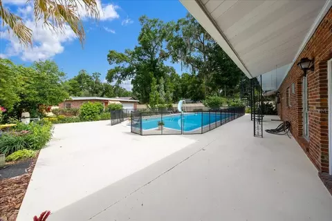 Exterior - 2300 SE 38th Ct, Ocala, FL 34471 photo 11 of 33