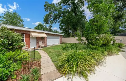 Exterior - 2300 SE 38th Ct, Ocala, FL 34471 photo 14 of 33