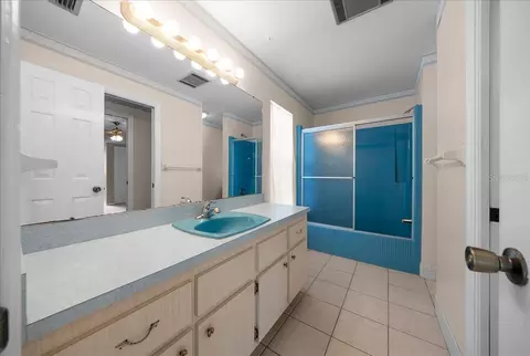 Bath - 2300 SE 38th Ct, Ocala, FL 34471 photo 2 of 6