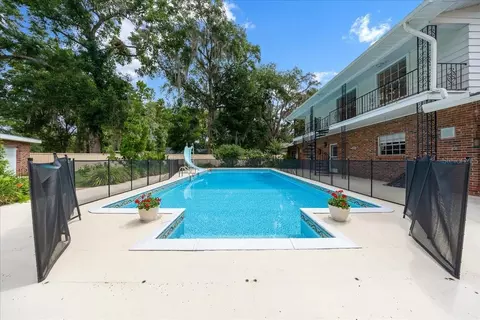 Exterior - 2300 SE 38th Ct, Ocala, FL 34471 photo 12 of 33