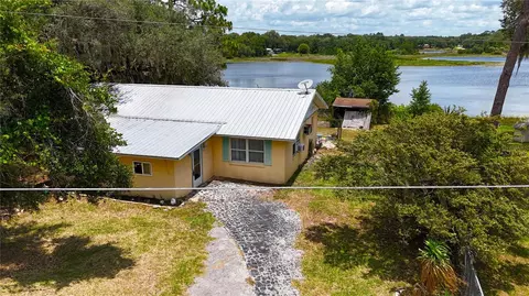 16885 SE 71st St, Ocklawaha, FL 32179