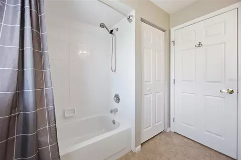 Bath - 5450 NW 25th Loop, Ocala, FL 34482 photo 2 of 5