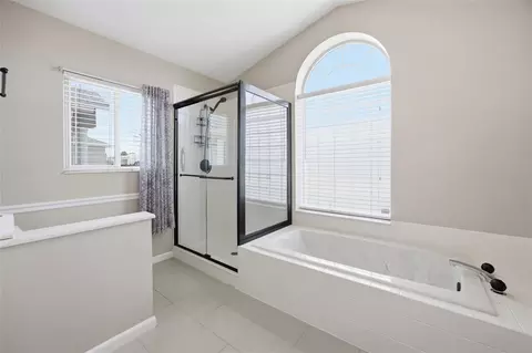 Bath - 5450 NW 25th Loop, Ocala, FL 34482 photo 5 of 5