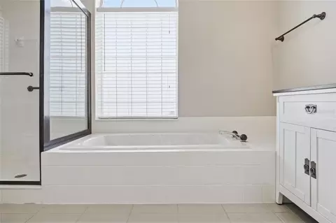 Bath - 5450 NW 25th Loop, Ocala, FL 34482 photo 4 of 5