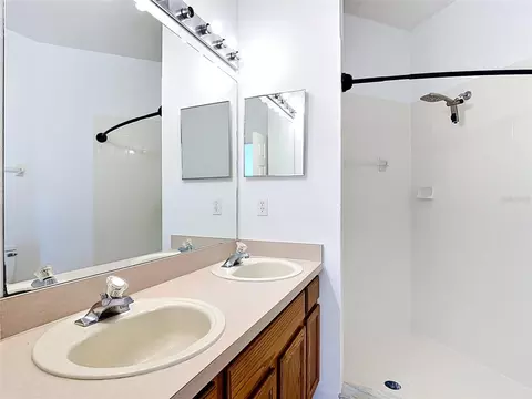 Bath - 16706 Hidden Spring Dr, Clermont, FL 34714 photo 7 of 8