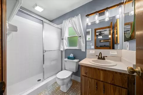 Bath - 43 Banyan Dr, Ocala, FL 34472 photo 2 of 2