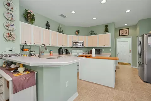 Kitchen - 7981 SW 81st Loop, Ocala, FL 34476 photo 1 of 4