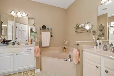Bath - 7981 SW 81st Loop, Ocala, FL 34476 photo 1 of 3