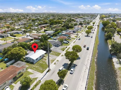 View/Area - 998 W 68th St, Hialeah, FL 33014 photo 1 of 4