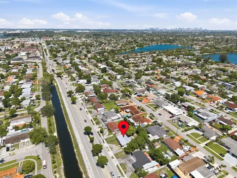 View/Area - 998 W 68th St, Hialeah, FL 33014 photo 3 of 4
