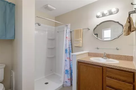 Bath - 4469 Keyes Ave, Spring Hill, FL 34606 photo 4 of 5