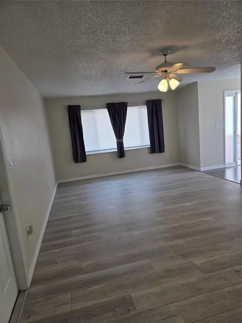 Living - 4469 Keyes Ave, Spring Hill, FL 34606 photo 2 of 3