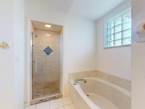 Bath - 7558 SW 103rd Loop, Ocala, FL 34476 photo 2 of 3