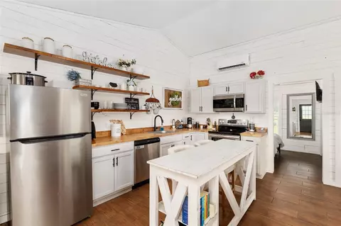 Kitchen - 2152 NE 120th Pl, Anthony, FL 32617 photo 6 of 8