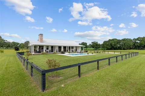 Exterior - 2152 NE 120th Pl, Anthony, FL 32617 photo 3 of 24